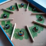 DIY Cardboard wreath game