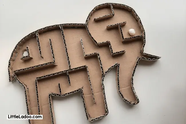 Animal cardboard maze for kids